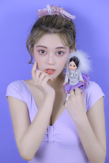 18少妇羞羞开腿白丝动漫